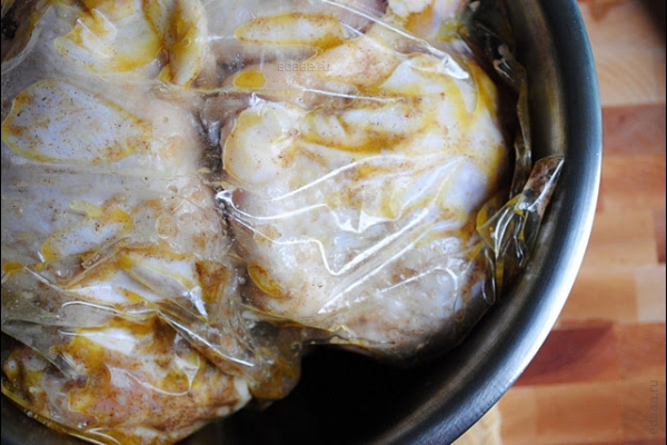 Курица-гриль с чесночным соусом