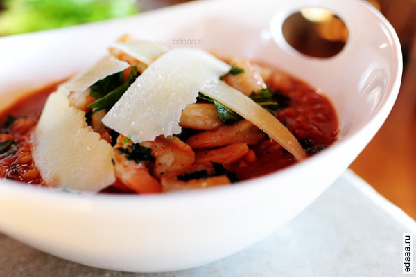 Суп тосканский с фасолью и креветками