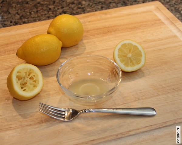 Лосось под лимонным соусом