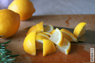 Куриные окорочка с лимоном и розмарином