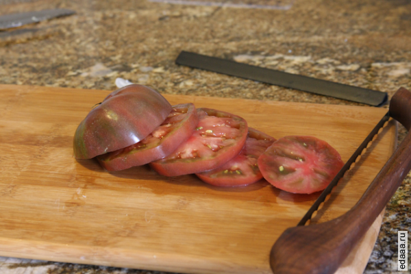Салат Капризе с помидорами